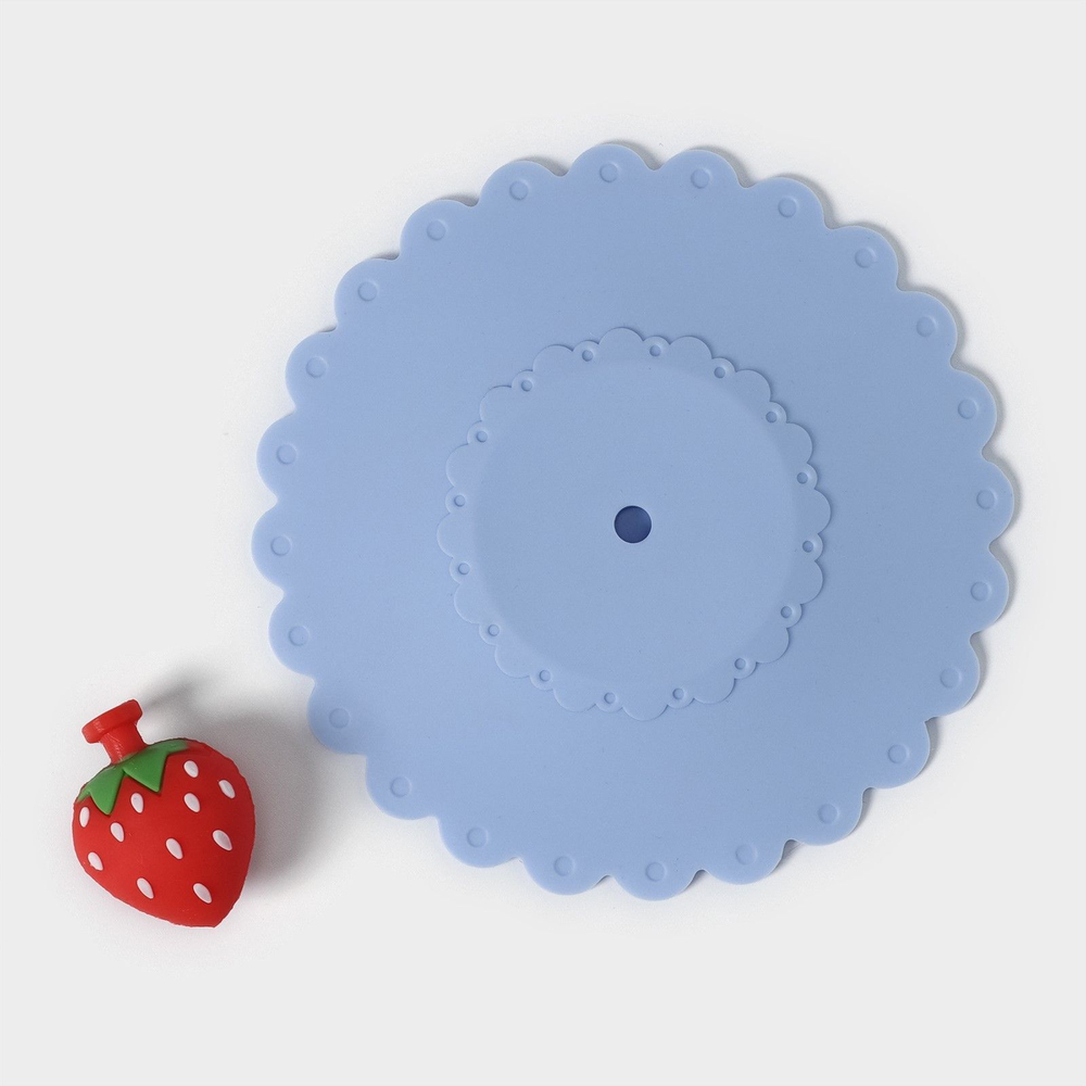 Крышка-непроливайка силиконовая Доляна «Клубничка», d=11 см, цвет голубой (Цвет: не задано)