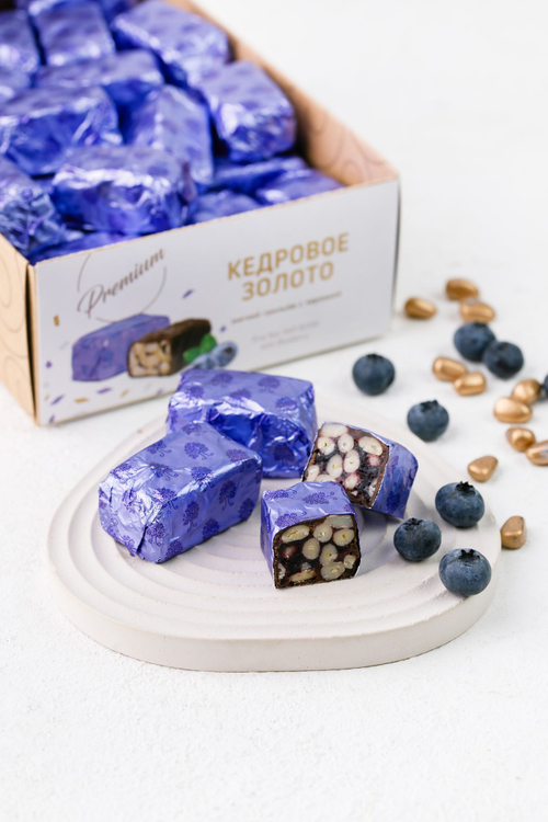 Кедровое золото с ЧЕРНИКОЙ / шоу-бокс / 450 г / ТМ Сибирский кедр