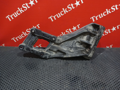 Kpонштeйн бpызговика правого 2021г