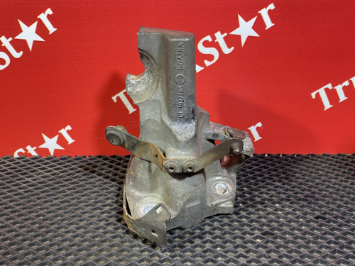 Кронштейн торсиона левый