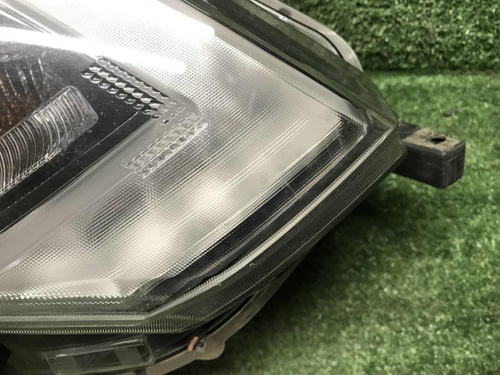 Фара правая Nissan X-Trail T32 (2017-2022) LED