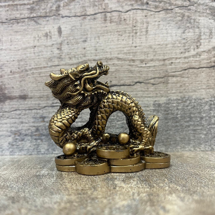 Статуэтка Дракон на монетах голова повернута назад, дарует мощную защиту, бережет и приумножает богатство под бронзу 5x7см