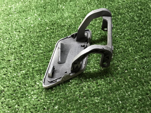 Крышка форсунки левая Audi A4 5 B9 (2015-2020)