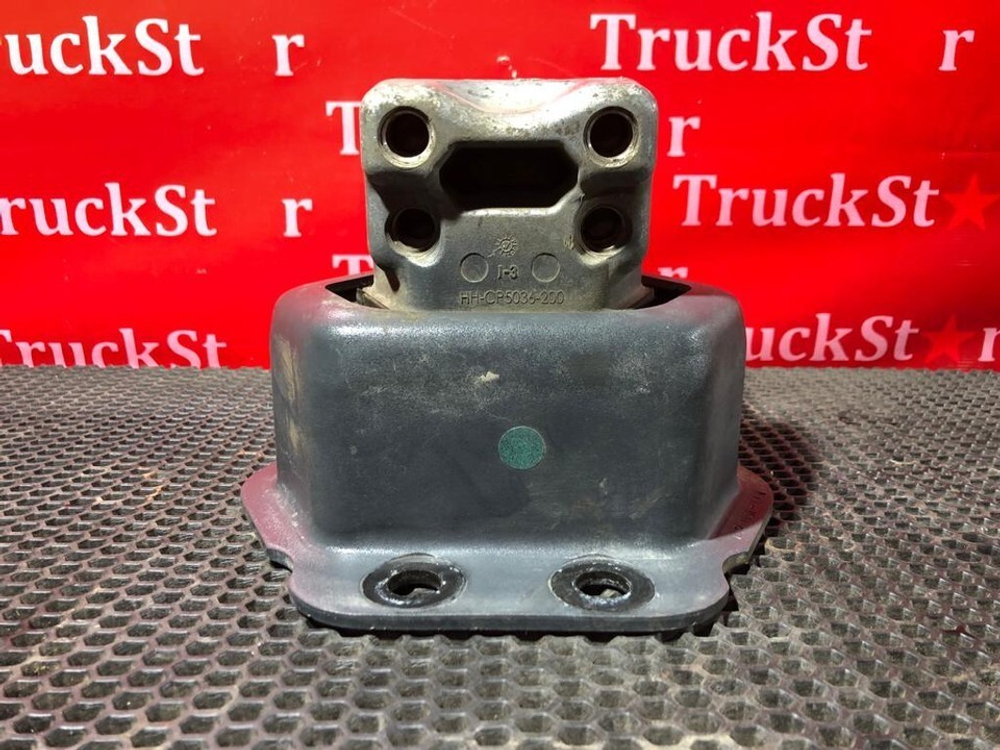 Подушка двигателя задняя 2018г