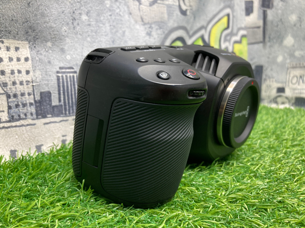 BlackMagic Pocket Cinema Camera 4K + клетка + кейс