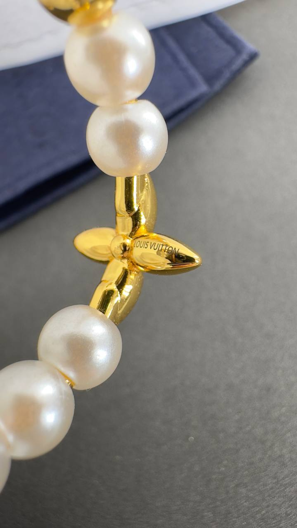 Серьги Louis Vuitton