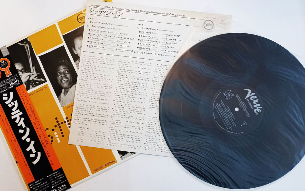 Винтажная виниловая пластинка LP Stan Getz, Dizzy Gillespie, Coleman Hawkins, Paul Gonsalves, Wynton Kelly, J.C. Heard, Wendell Marshall Sittin In (Japan 1981)