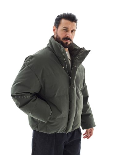 Короткий пуховик цвета хаки