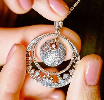 Подвеска. Благослови, Господи