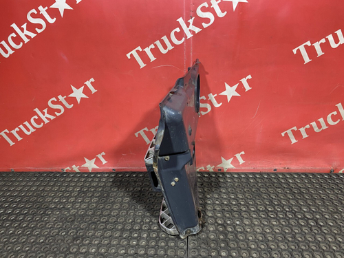 Корпус подножек левый