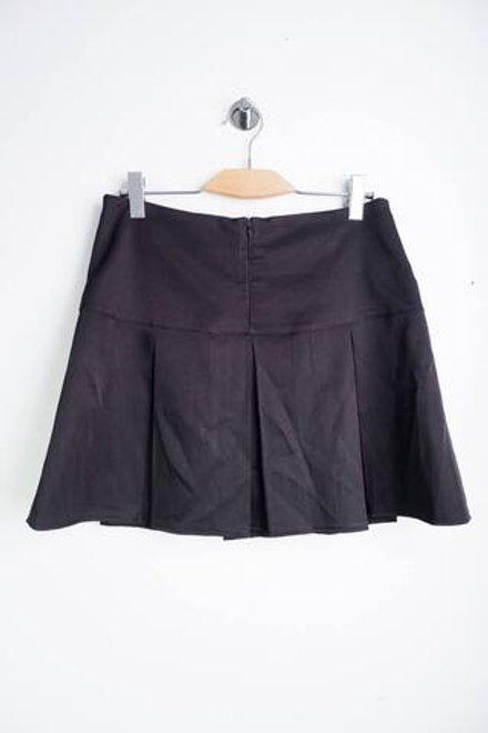 Юбка короткая, визуально на 48 размер