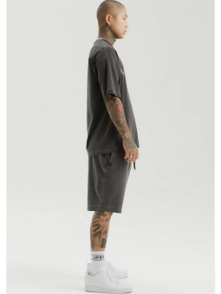 Пигментные шорты с арочной надписью