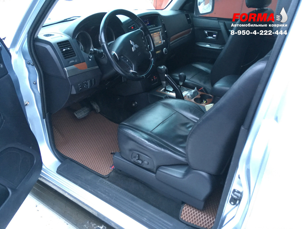 Mitsubishi Pajero 4 поколение (2006 - 2011) левый руль, 3 двери