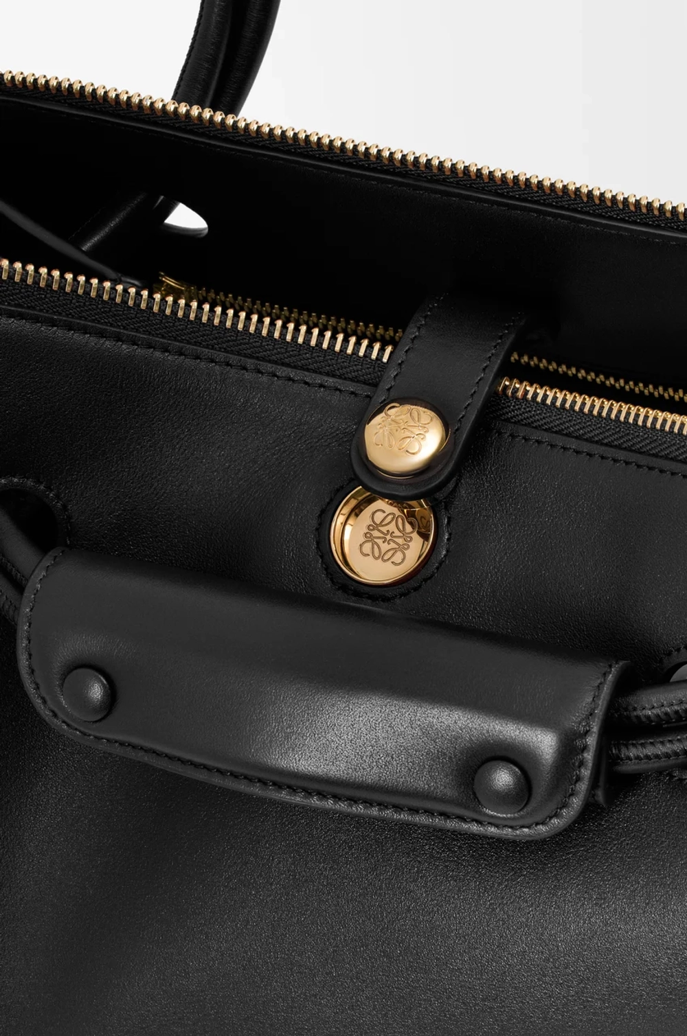 Loewe Маленькая сумка Madrid из мягкой телячьей кожи, черный