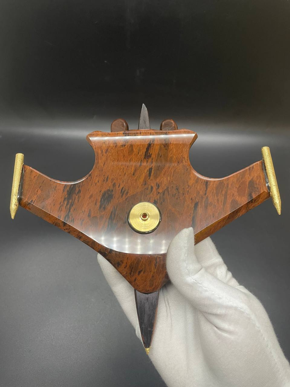 Истребитель из обсидиана в подарочной коробке