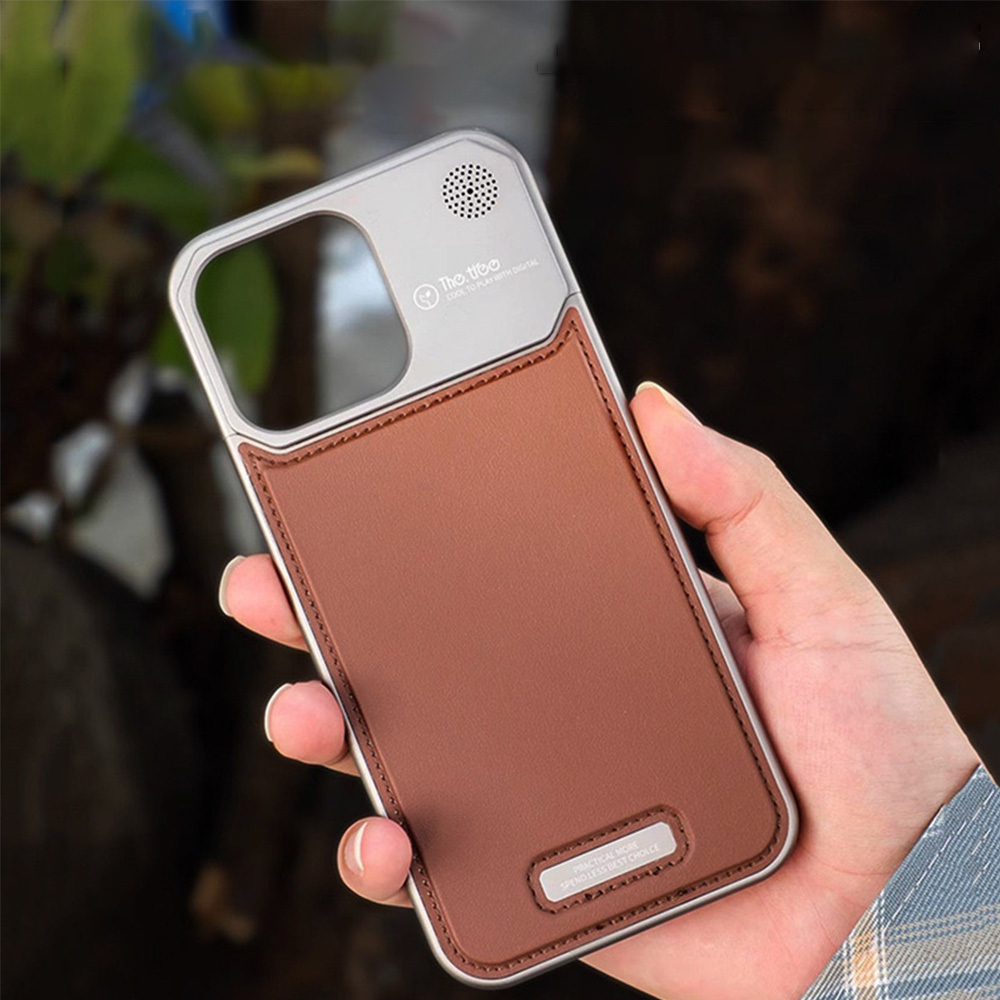 Чехол для Apple iPhone 15 Pro Max комбинированный, алюминий/кожа, коричневый