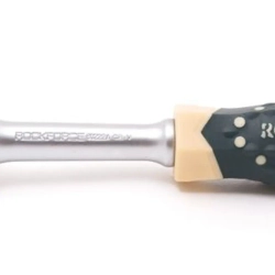 Трещотка реверсивная усиленная с резиновой ручкой 1/4''(72зуб.) RockForce##Rock FORCE RF-80222A