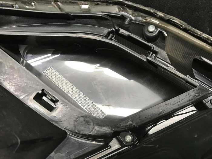 Стекло фары левое Kia Rio 4 FB (2017-2020)