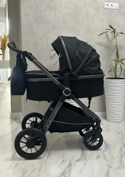 Детская коляска-трансформер Luxmom A4 3в1 (черный)