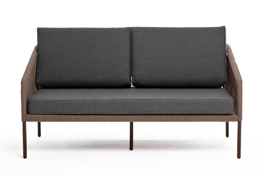 "Канны" диван 2-местный плетеный из роупа, каркас алюминий коричневый (RAL8016) муар, роуп коричневый круглый, ткань темно-серая 027