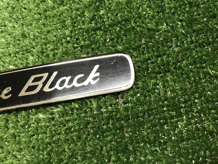 Эмблема Executive Black Land Cruiser 200 (15-21)