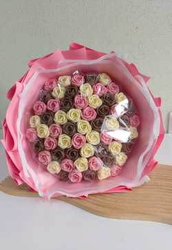 Букет 61 шоколадная роза
