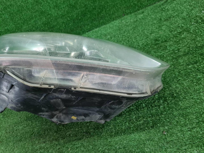 Фара правая Hyundai Grand Starex H1 07-18 галоген