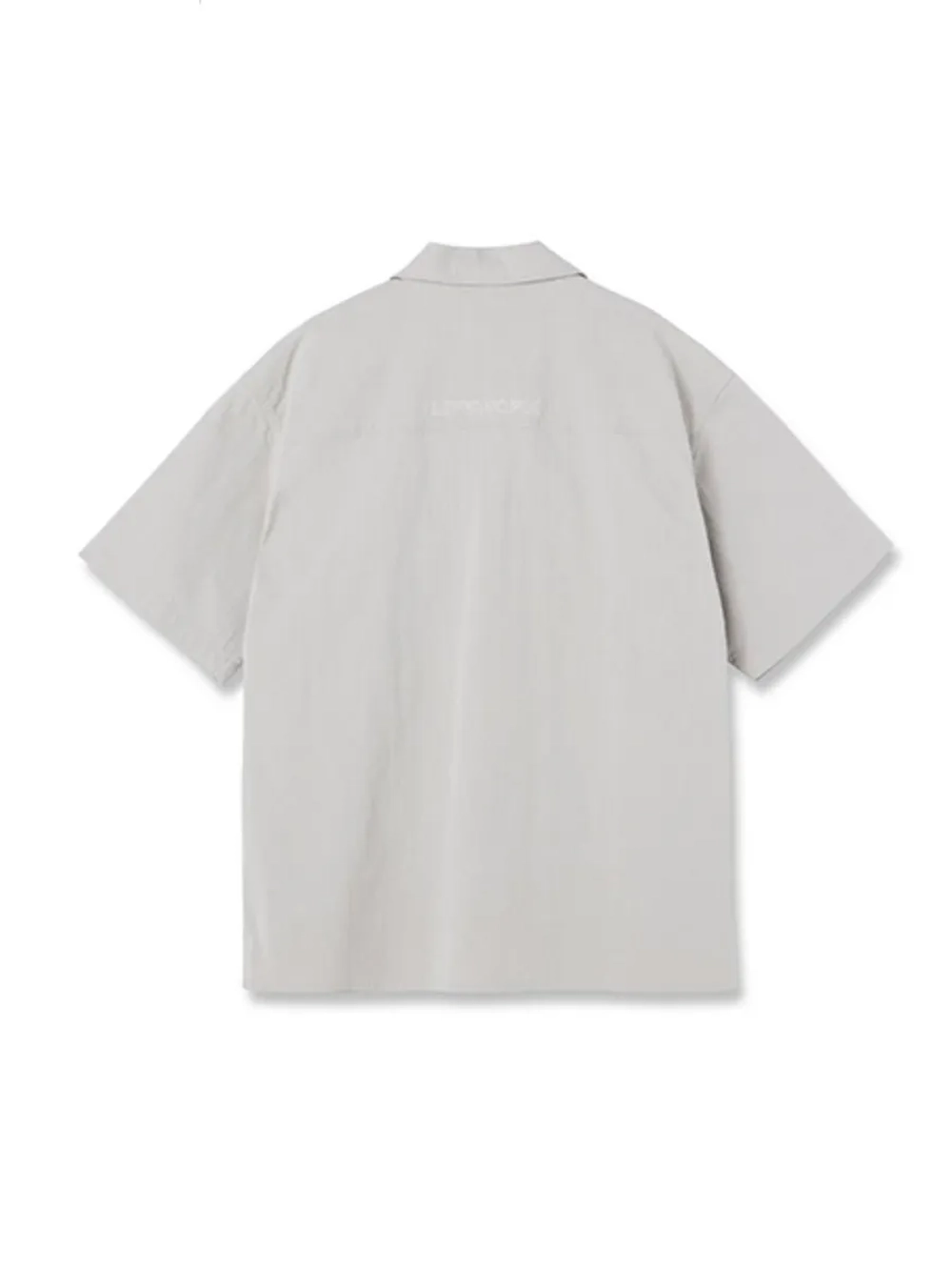 Рубашка с короткими рукавами и 2 карманами с логотипом