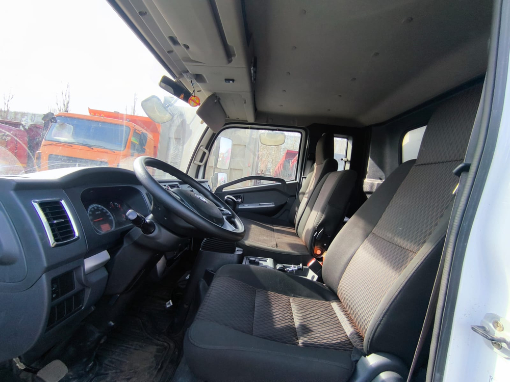 DongFeng C120 Бортовой (Евроборт) 2818F-51 (Евроборт, Дизельный, 3,8 л., 166 л.с., МТ)