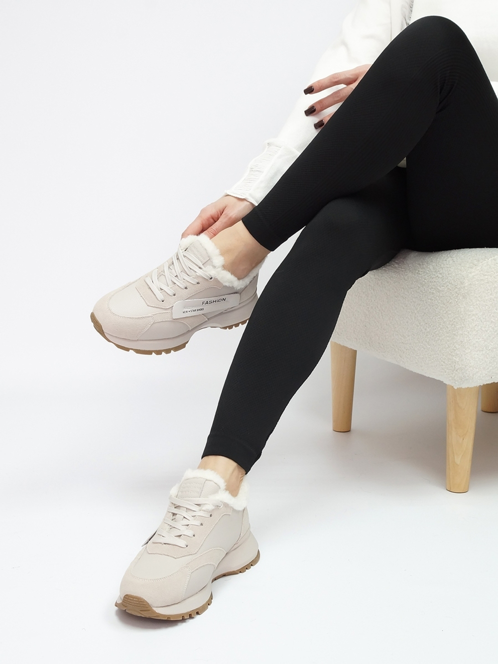 Кроссовки женские зимние