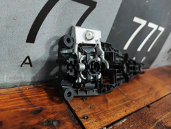 Кронштейн ручки двери левый Chevrolet Cruze 09-15 Б/У Оригинал 13576845