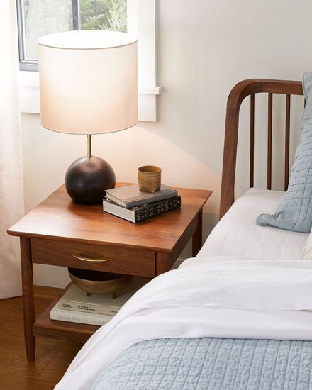 Чёрная настольная лампа “Тулон”