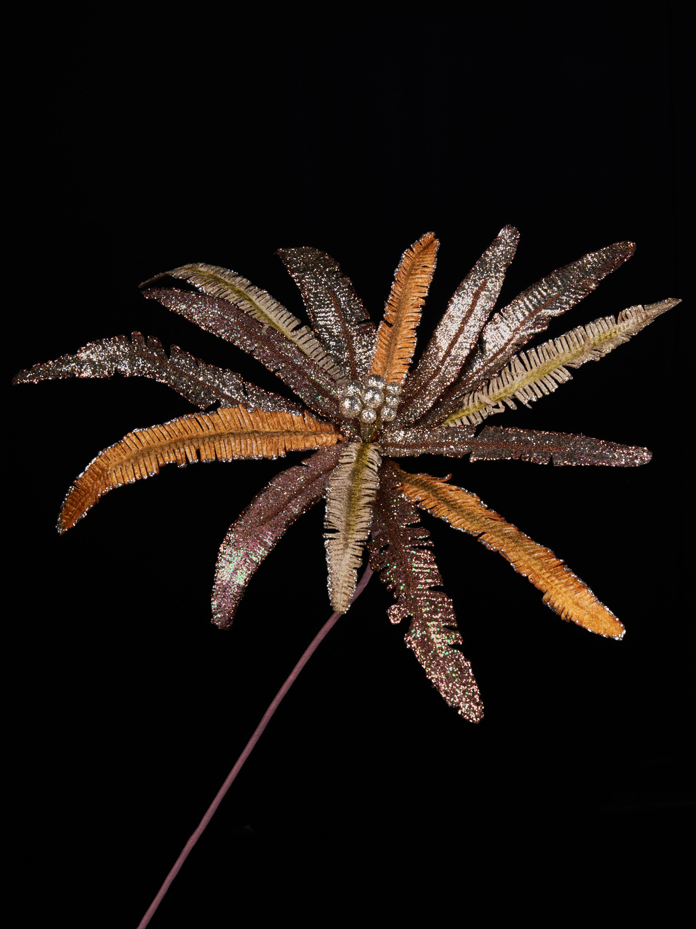 Веточка с цветком папортника 43х47см ChristmasDeLuxe светло-коричневая