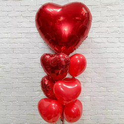 Композиция из воздушных шаров, сердце и мишка