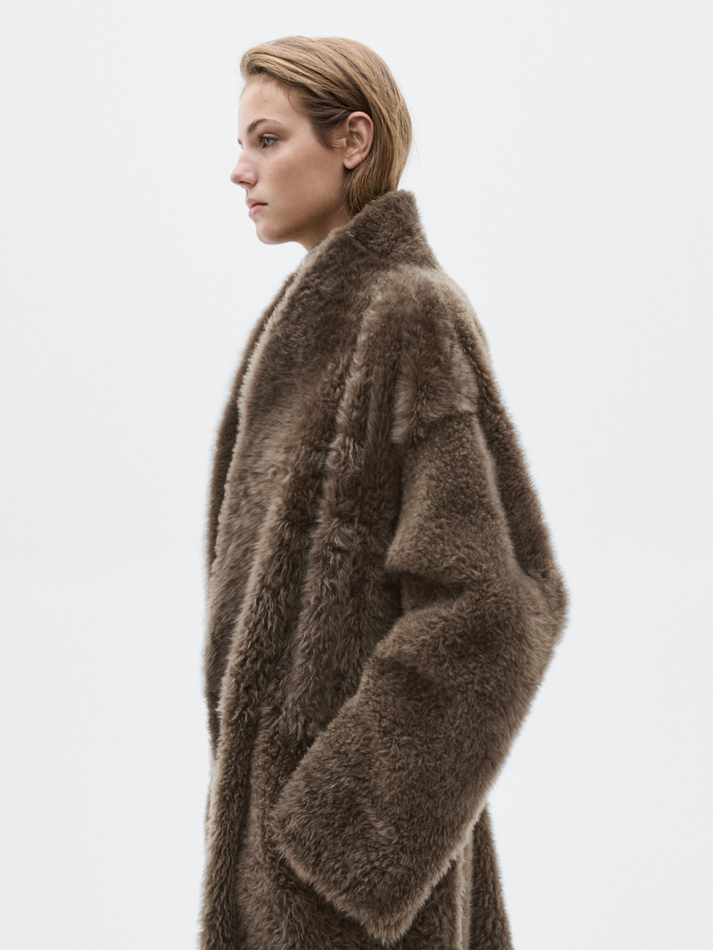 Massimo Dutti Длинная шуба из мутона с поясом - Limited Edition, коричневый