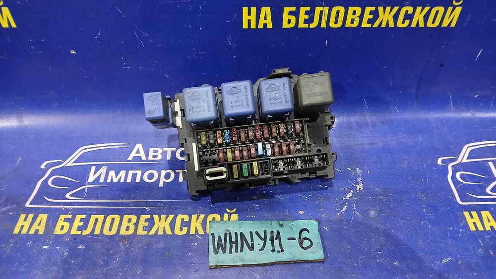 Блок предохранителей салонный NISSAN WINGROAD 1999