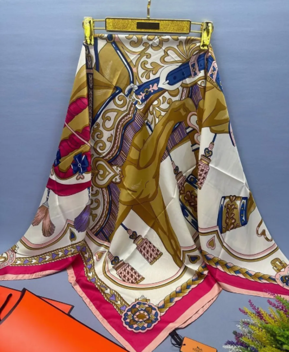 Щёлковый платок HERMES