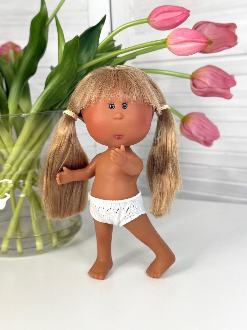 Кукла Nines виниловая 23см Little Mia Latina без одежды (3199WL1)