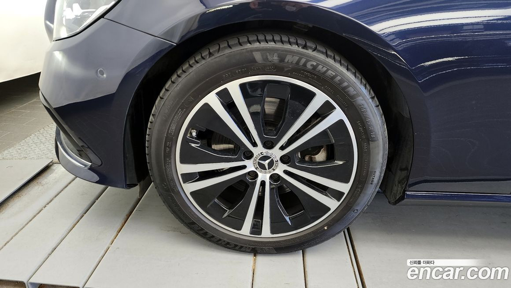 Mercedes-Benz E-Class W213 E250 Avangarde (03.2022)