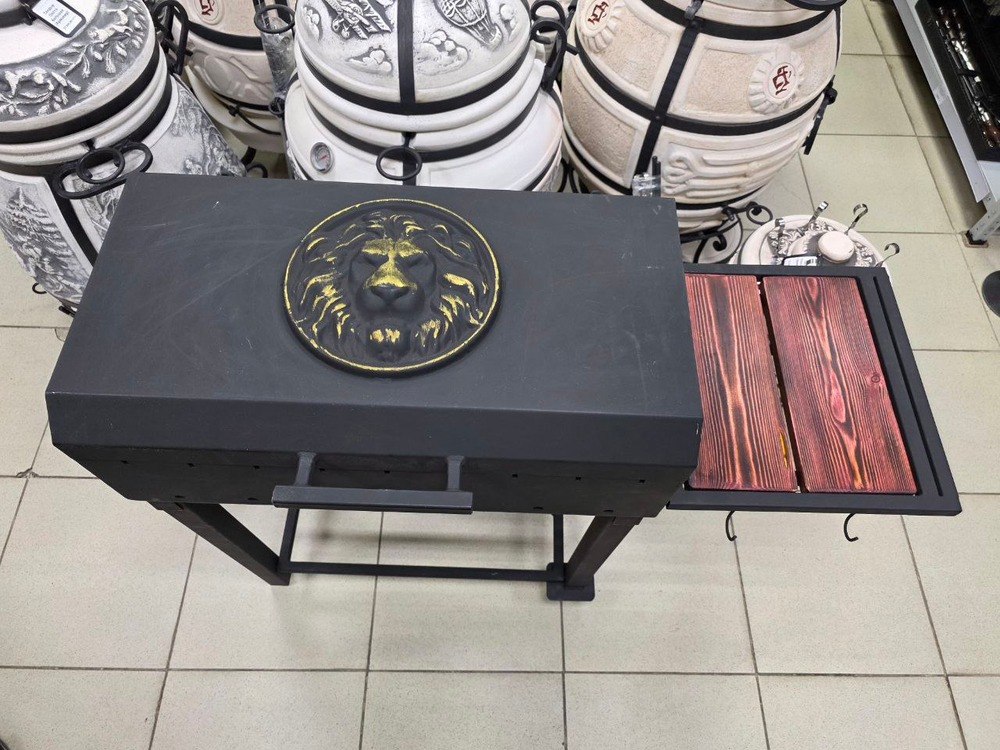 Если вы хотите мангал купить в Казани и ищете мангал 5 мм, обратите внимание на мангал Пикник Лофт Классика: это мангал в наличии Казань, качественный мангал от производителя, удобный мангал на колесах, практичный мангал с полкой и мангал с дровницей. Такая модель подходит как мангал для дачи, мангал для дома и мангал для беседки, а по размеру жаровни это отличный мангал для шашлыка, мангал для мяса, мангал для овощей и мангал под решетку. У нас можно сразу доукомплектовать комплект: решетка для мангала из нержавейки, решетка гриль для мангала, решетка из нержавеющей стали 5 мм, шампуры купить в Казани, совок и кочерга, а также выбрать казан купить в Казани под ваши задачи — казан чугунный или казан афганский, плюс вставка под казан/место под казан для мангала. Если нужна доставка, доступна доставка мангала по Казани и мангал с доставкой в Казани, а также отправка по России транспортной компанией; приезжайте в магазин в Казани и выбирайте из наличия, потому что у нас большой ассортимент и более 25 моделей мангалов в наличии, включая мангалы из стали 5 мм, мангальные зоны, мангальные зоны с крышей, печи под казан и печи 5 мм.