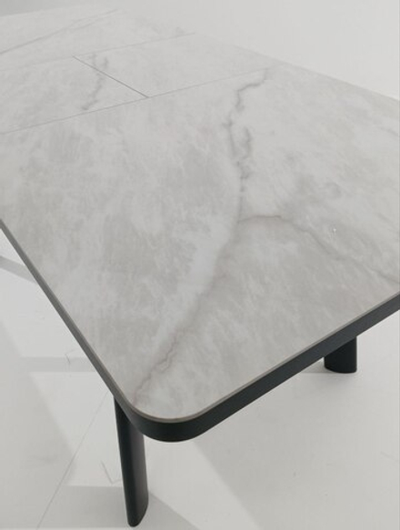 Стол М-City DISAUR Норд 140 Оникс, керамика, Черный каркас