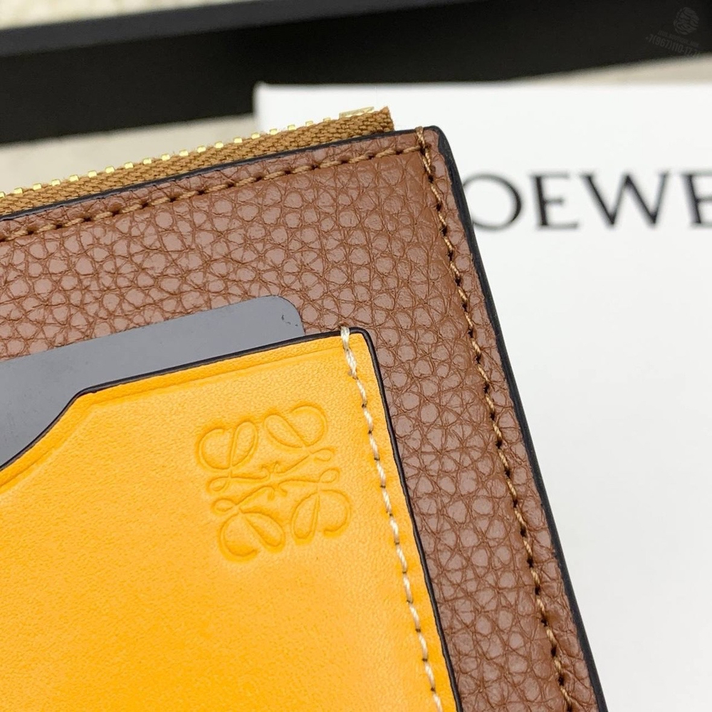 Картхолдер Loewe