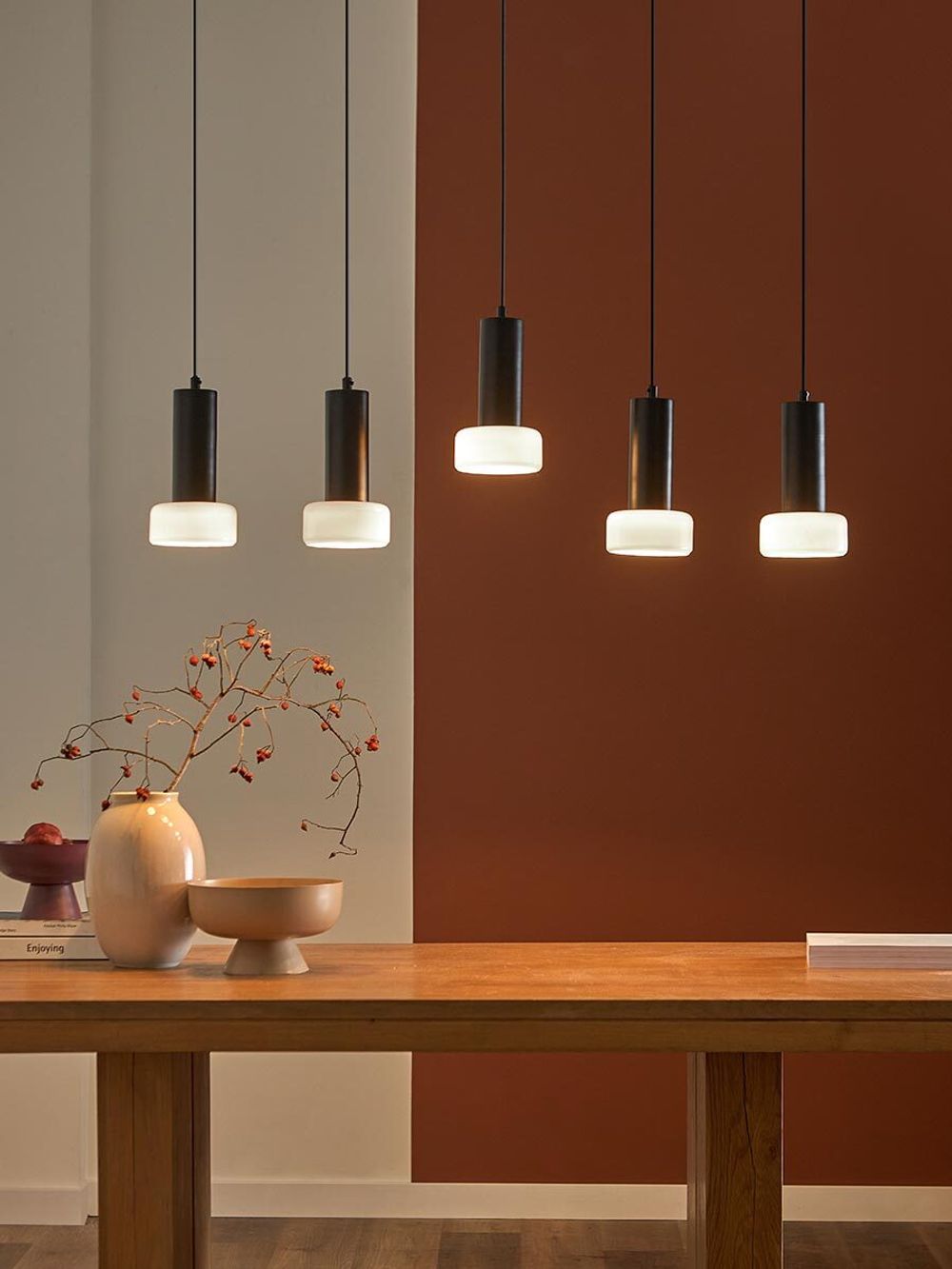 Светильник подвесной каскадный Fungus, Ø15х25 см, 5 плафонов, белый/черный