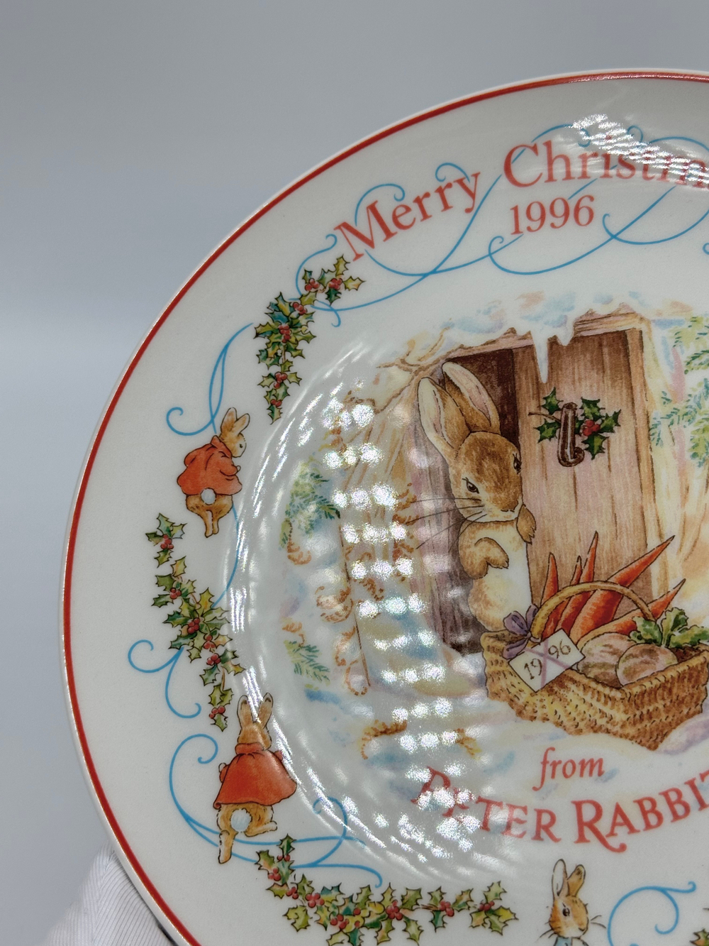 Тарелка Merry Christmas from Peter Rabbit Wedgwood 1996 год