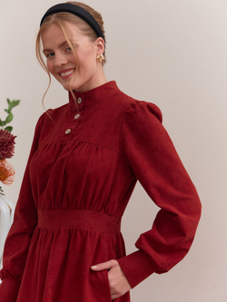 Платье с оборками