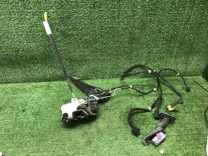 Замок двери задний правый Chevrolet Orlando 10-18