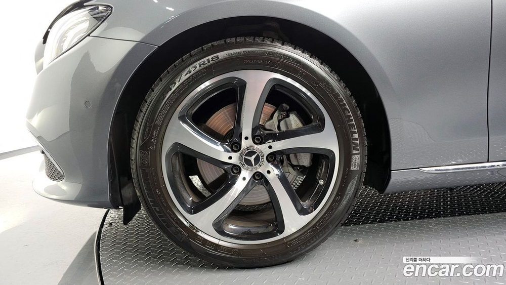 Mercedes-Benz E-Class W213 E250 Avangarde (11.2019)
