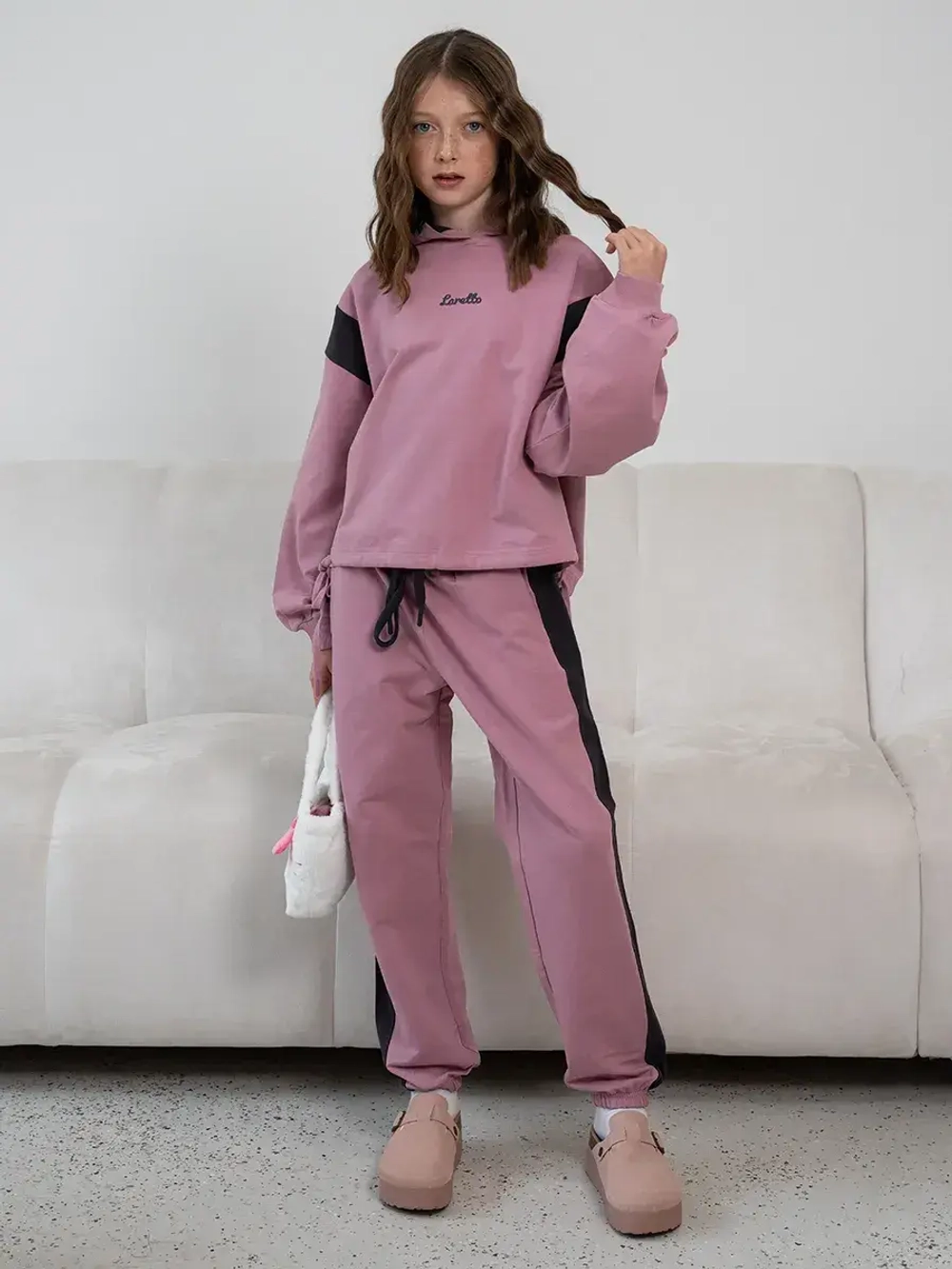 Спортивный розовый костюм для девочки
