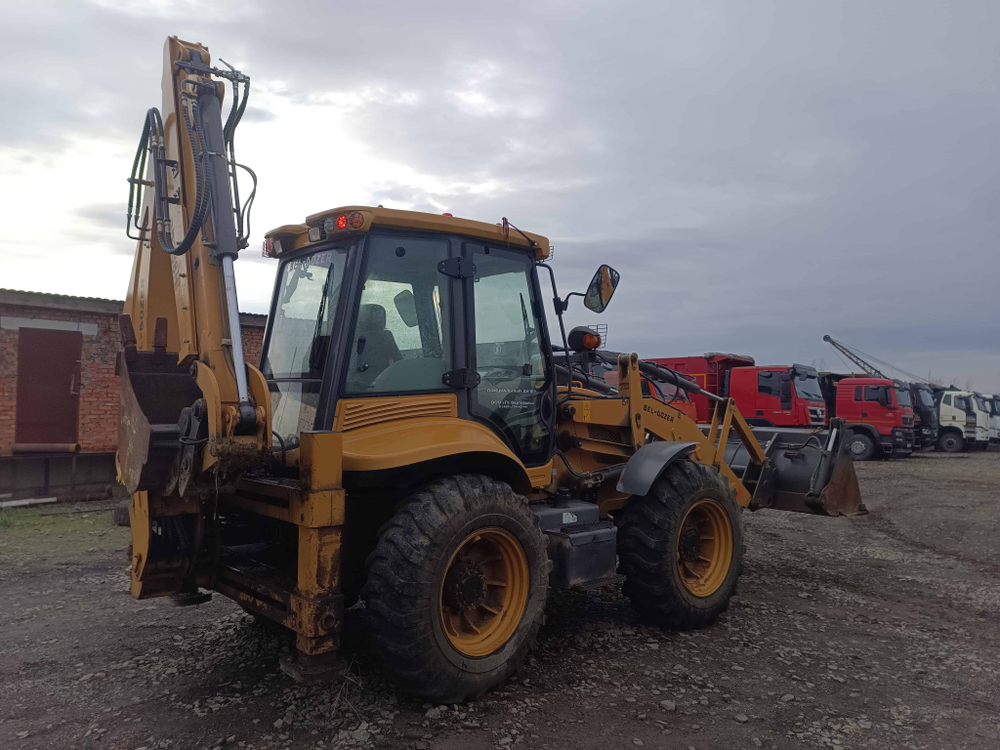 BEL-DOZER BD* Экскаватор-погрузчик BD388H (Дизельный, 4.8 л, 102 л.с. АТ)