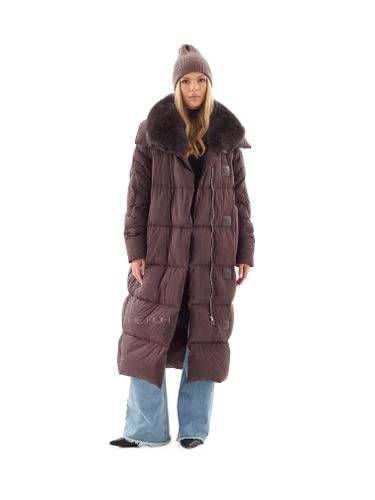 Длинный шоколадный пуховик с мехом песца